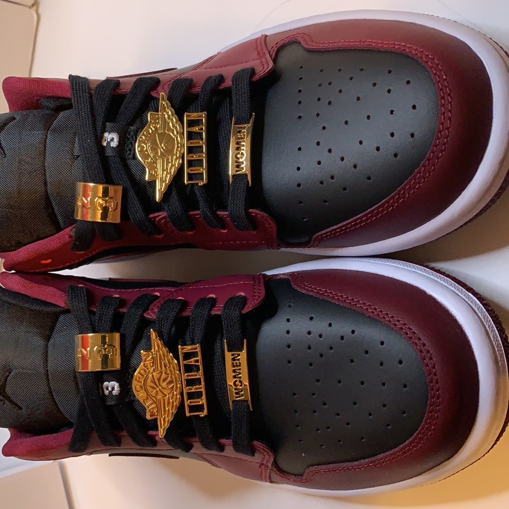 *SOLD* Air Jordan 1 Low Special Edition - Picture 9 of 14